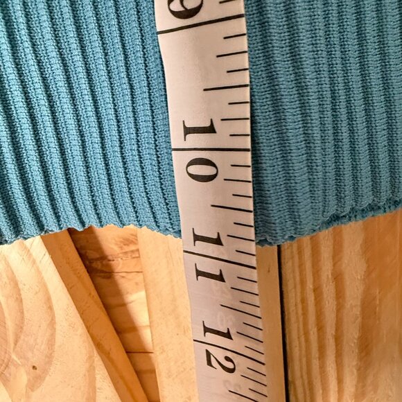 Large, Turquoise, Ribbed, Crop, Tank Top - Picture 4 of 5